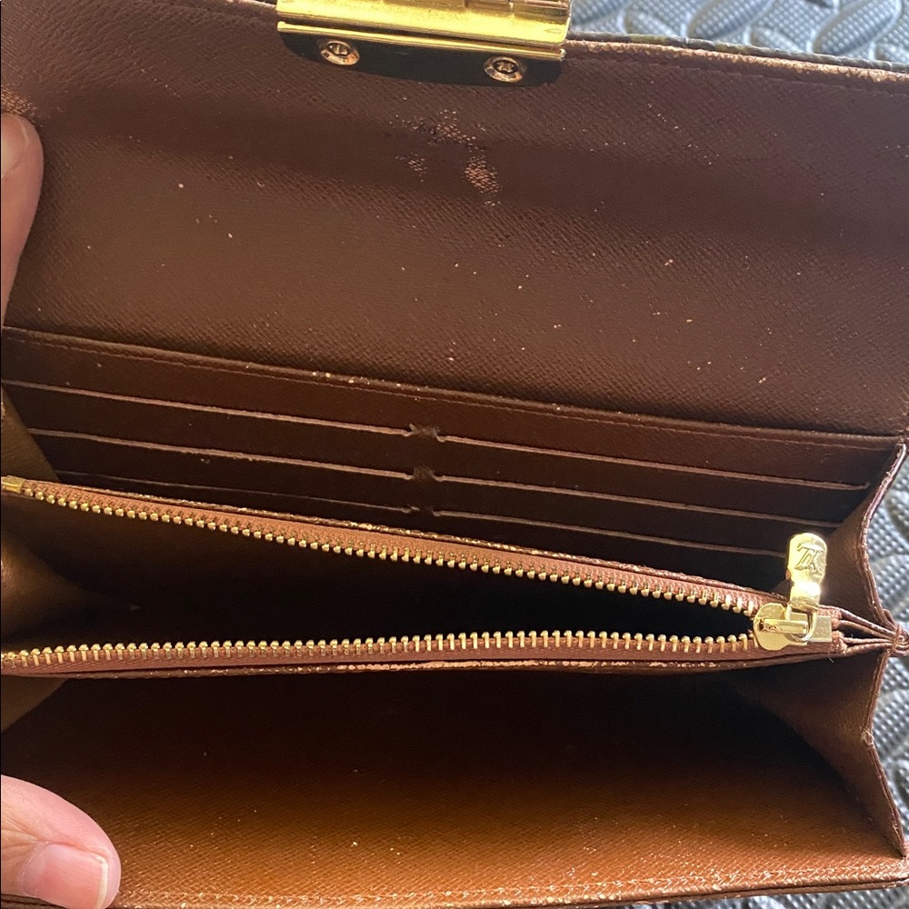 Louis Vuitton 100% Authentic Vintage Brown and Gold Clutch Long Wallet - Picture 5 of 11